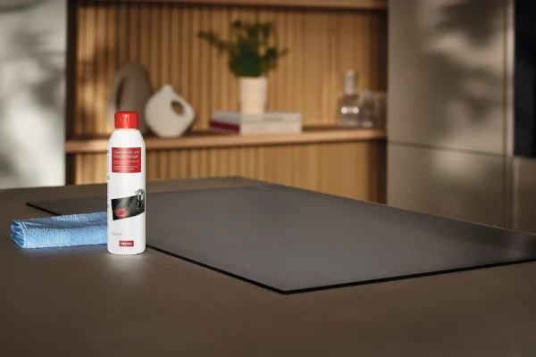 cer_and_stainless_cleaner_1.webp Miele Cer. And Stainless Cleaner 8.5 Fl Oz.